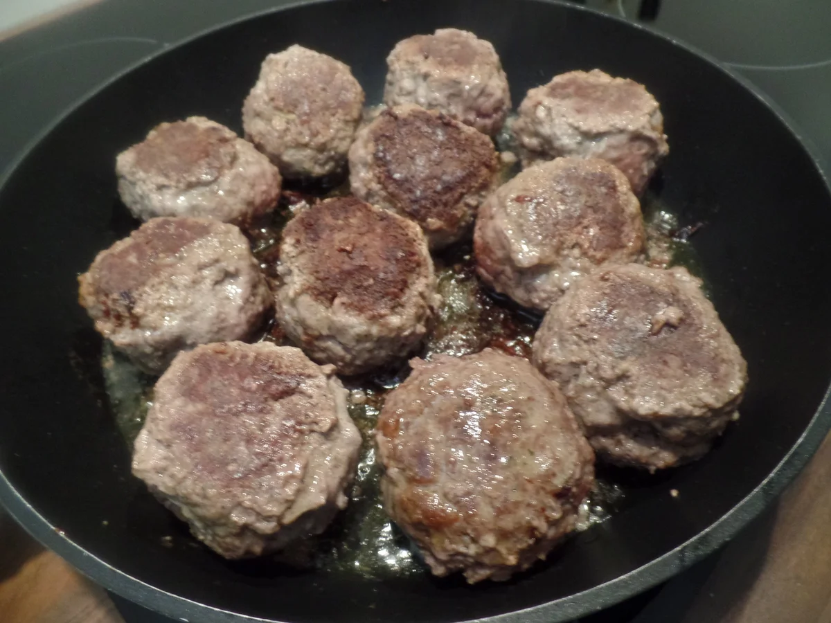 Bifteki-Griechische Frikadellen mit Schafskäse-Füllung - Rezept - Bild Nr. 10461