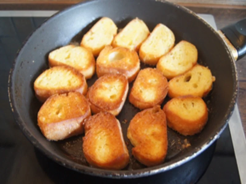 Semmelschmarren mit Honig-Ananas - Rezept - Bild Nr. 10461