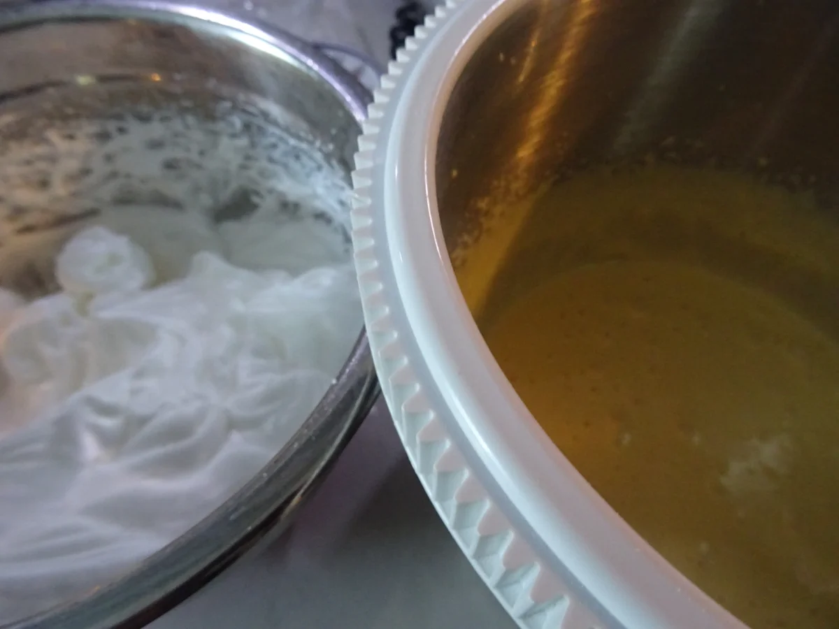 Heidelbeer-Biskuit-Rolle - Rezept - Bild Nr. 12