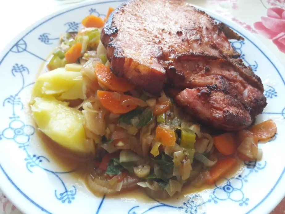 Rezept: Kasseler auf Gemüsebett Bild Nr. 10468 Kasseler auf Gemüsebett - Rezept - Bild Nr. 10468