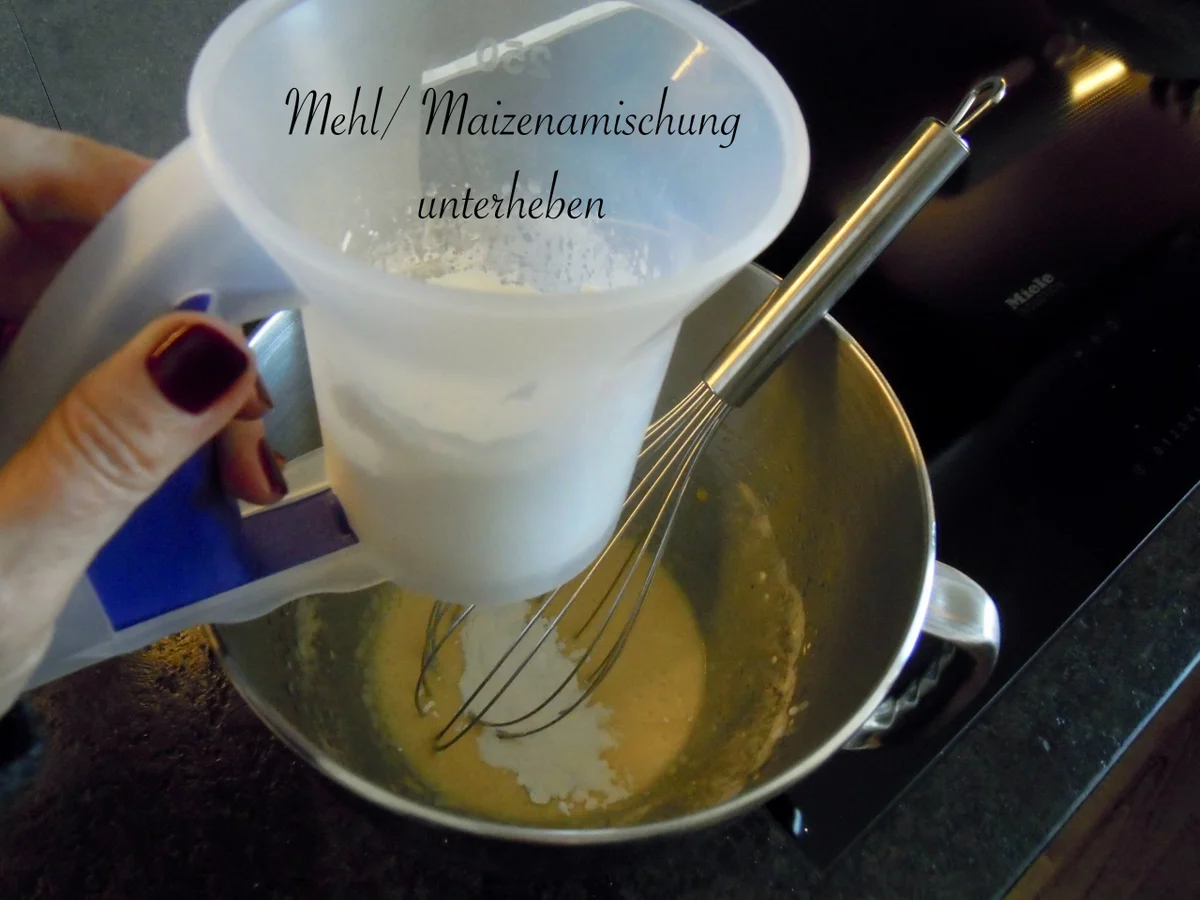 Rezept: Holunder Blüten Creme Törtchen Bild Nr. 7 Holunder Blüten Creme Törtchen - Rezept - Bild Nr. 7