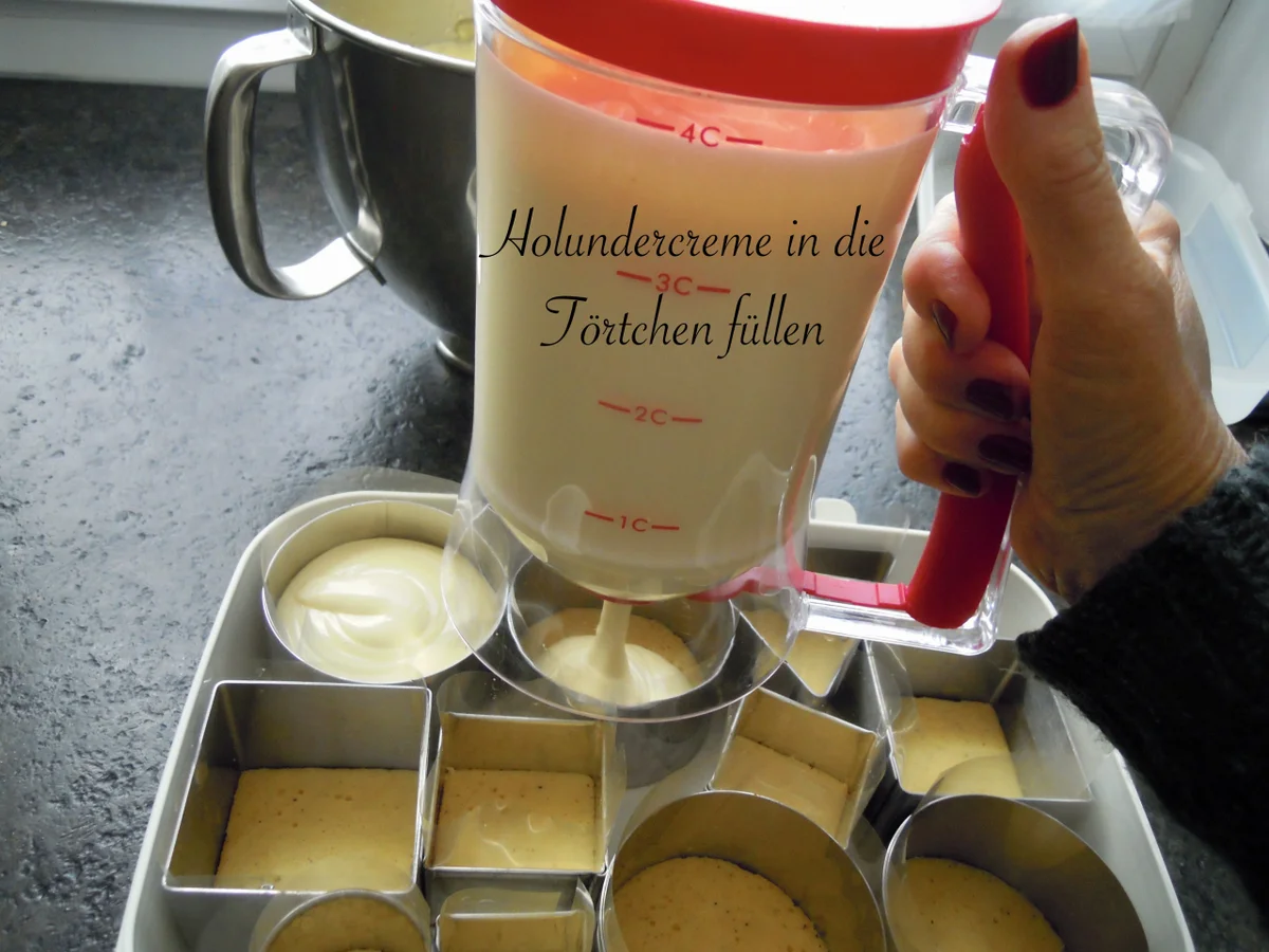 Rezept: Holunder Blüten Creme Törtchen Bild Nr. 32 Holunder Blüten Creme Törtchen - Rezept - Bild Nr. 32