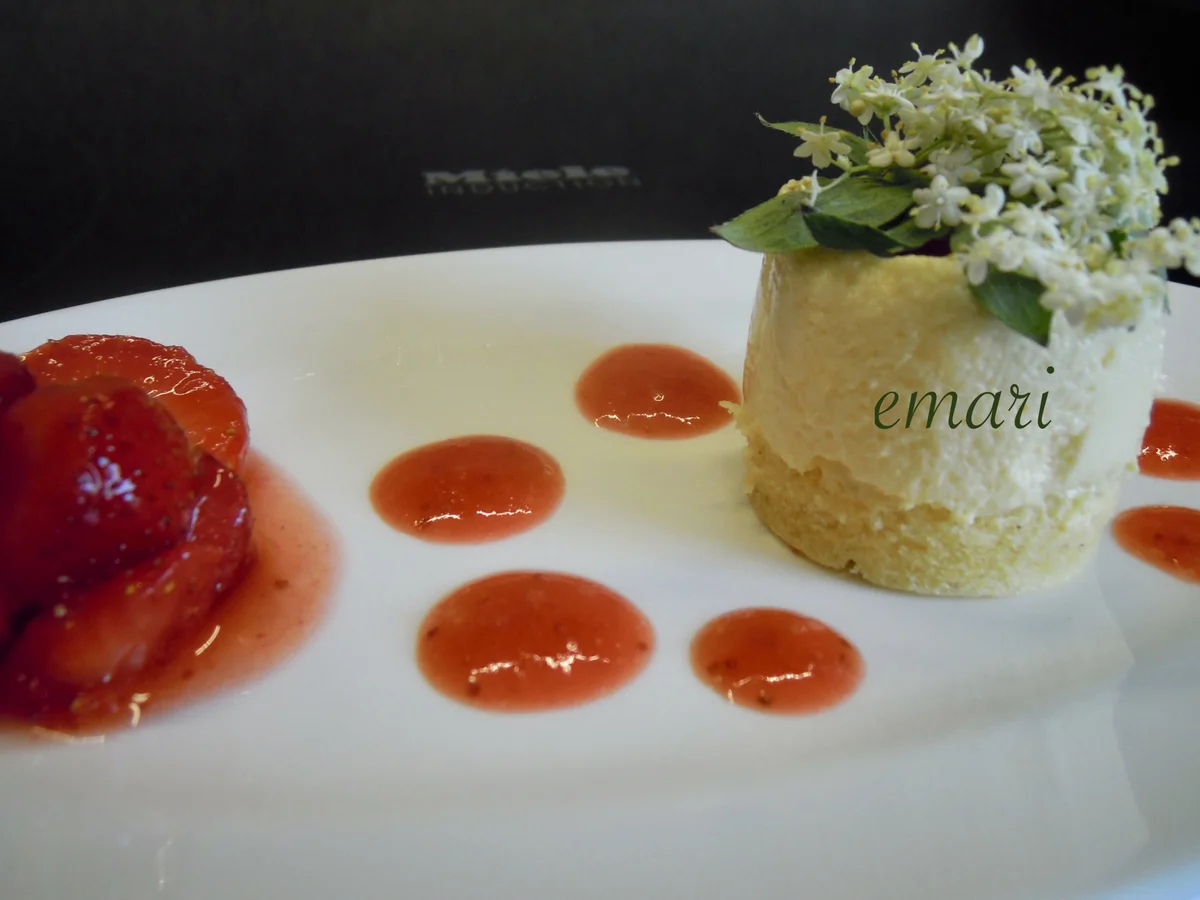 Rezept: Holunder Blüten Creme Törtchen Bild Nr. 34 Holunder Blüten Creme Törtchen - Rezept - Bild Nr. 34