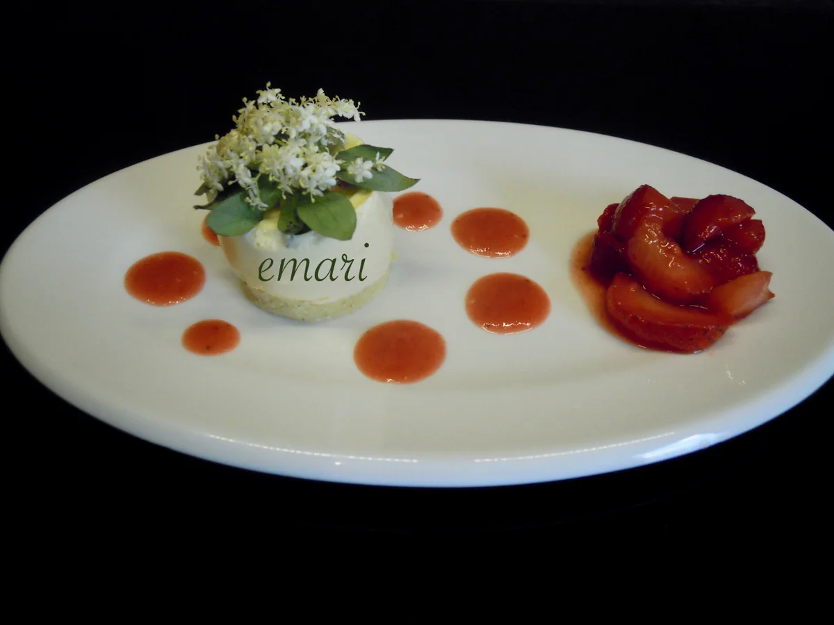 Rezept: Holunder Blüten Creme Törtchen Bild Nr. 10458 Holunder Blüten Creme Törtchen - Rezept - Bild Nr. 10458