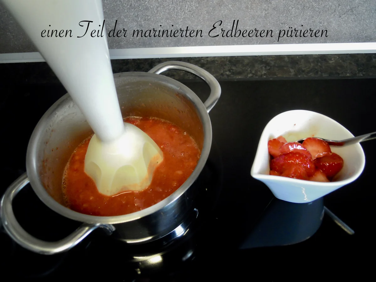 Rezept: Holunder Blüten Creme Törtchen Bild Nr. 10460 Holunder Blüten Creme Törtchen - Rezept - Bild Nr. 10460