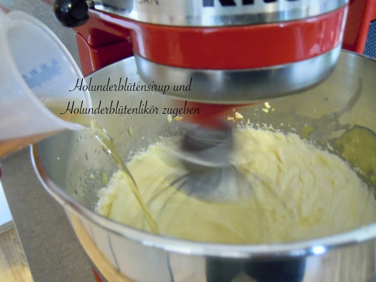 Rezept: Holunder Blüten Creme Törtchen Bild Nr. 10461 Holunder Blüten Creme Törtchen - Rezept - Bild Nr. 10461