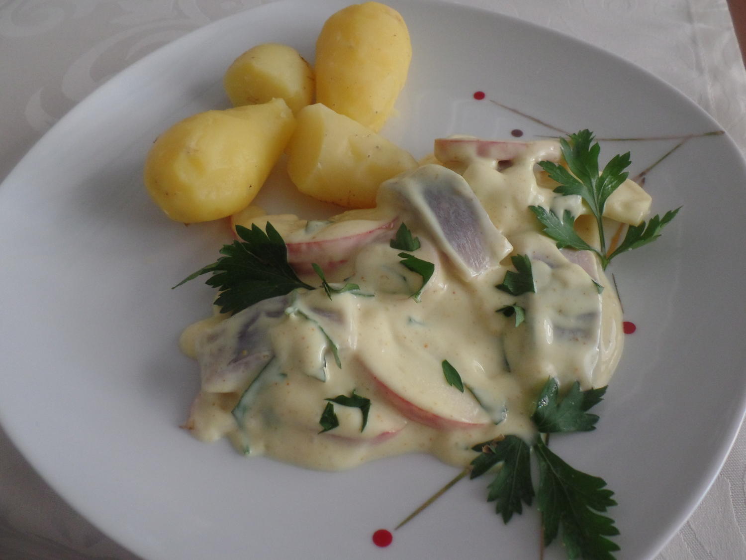 Curry-Matjes-Salat nach Hausfrauenart - Rezept - kochbar.de