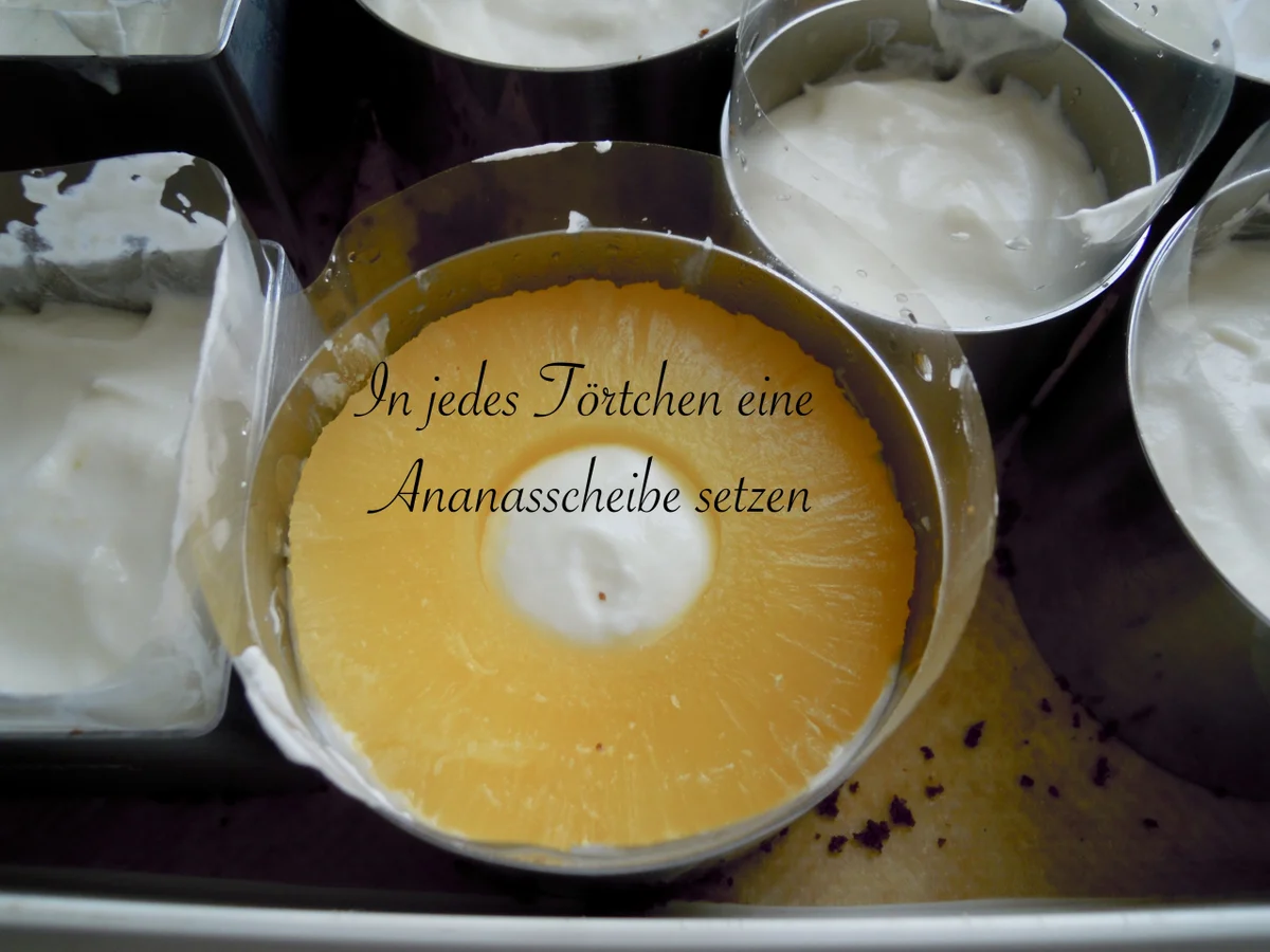 Rezept: Ananas Kokos Törtchen mit Pina Colada Espuma Bild Nr. 10484 Ananas Kokos Törtchen mit Pina Colada Espuma - Rezept - Bild Nr. 10484