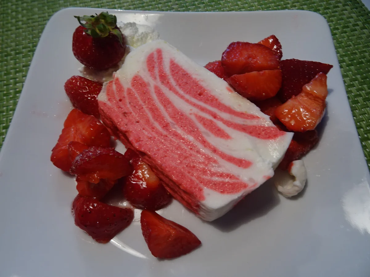 Erdbeer-Buttermilch-Mousse - Rezept - Bild Nr. 2