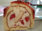 Frische Erdbeeren - Erdbeerkaramel in der Biskuitrolle XXL - Rezept - Bild Nr. 10460