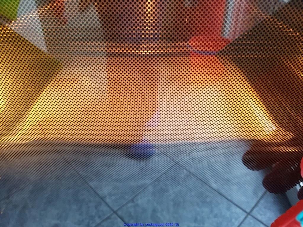 Rezept: Frische Erdbeeren - Erdbeerkaramel in der Biskuitrolle XXL Bild Nr. 10465 Frische Erdbeeren - Erdbeerkaramel in der Biskuitrolle XXL - Rezept - Bild Nr. 10465