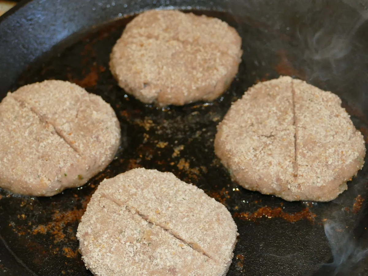 Rezept: Fleischküchle mit frischem Brät Bild Nr. 9 Fleischküchle mit frischem Brät - Rezept - Bild Nr. 9