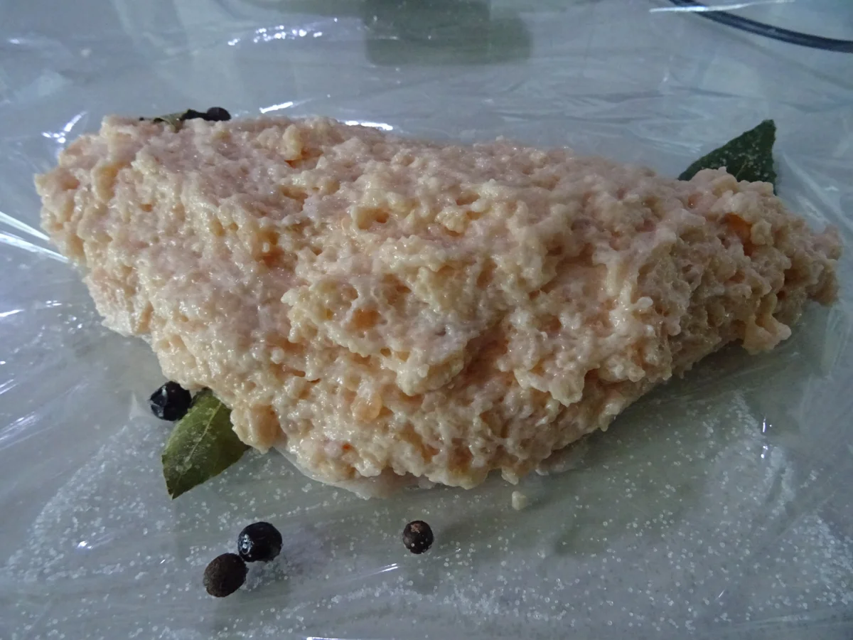 Rezept: Dorade mit Lachs-Farce-Füllung.... Rettich-Salat und Kräuter-Drillingen Bild Nr. 6 Dorade mit Lachs-Farce-Füllung.... Rettich-Salat und Kräuter-Drillingen - Rezept - Bild Nr. 6