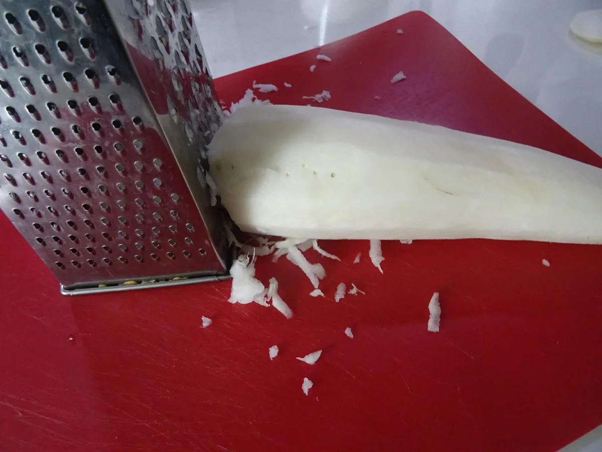 Rezept: Dorade mit Lachs-Farce-Füllung.... Rettich-Salat und Kräuter-Drillingen Bild Nr. 10 Dorade mit Lachs-Farce-Füllung.... Rettich-Salat und Kräuter-Drillingen - Rezept - Bild Nr. 10