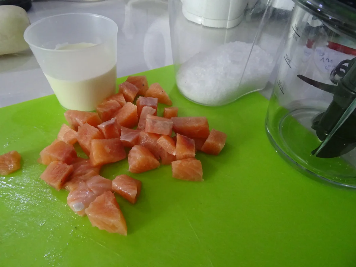 Rezept: Dorade mit Lachs-Farce-Füllung.... Rettich-Salat und Kräuter-Drillingen Bild Nr. 12 Dorade mit Lachs-Farce-Füllung.... Rettich-Salat und Kräuter-Drillingen - Rezept - Bild Nr. 12