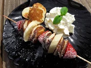 Rezept: Pancake-Obst-Spieße Bild Nr. 2 Pancake-Obst-Spieße - Rezept - Bild Nr. 2