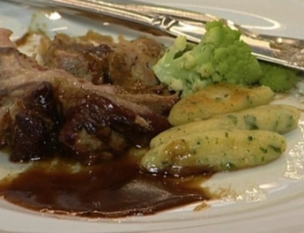 Gefüllte Kalbsbrust mit Buabaspitzle und Romanescoröschen - Rezept ...