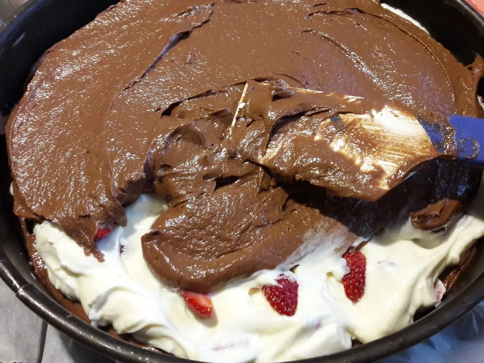 Rezept: Schokoladentorte Bild Nr. 16 Schokoladentorte - Rezept - Bild Nr. 16