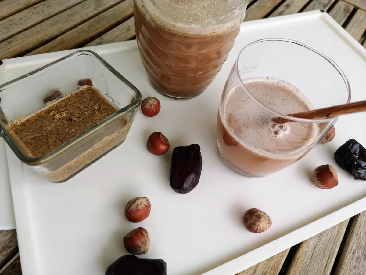 Rezept: BiNe` S NUSSMILCH Bild Nr. 4 BiNe` S NUSSMILCH - Rezept - Bild Nr. 4