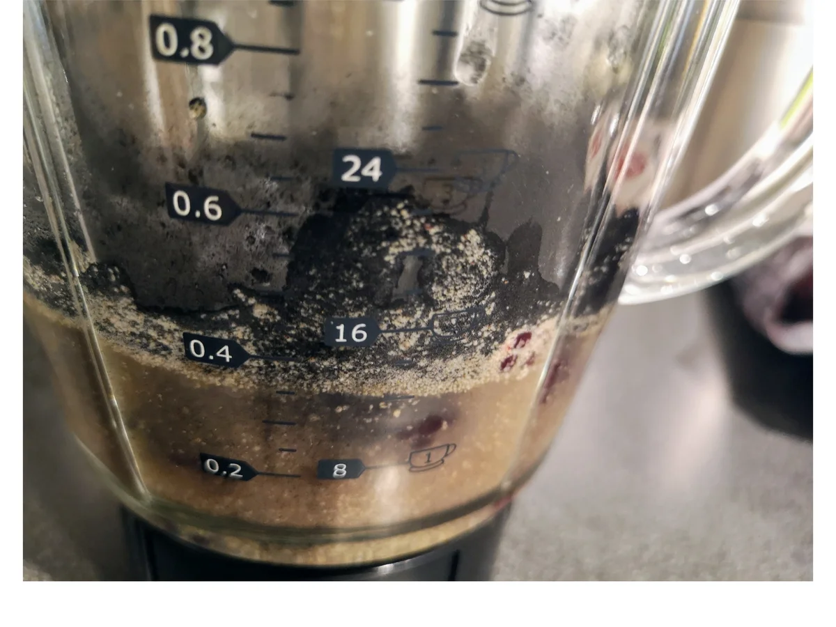 Rezept: BiNe` S BLACK SMOOTHIE Bild Nr. 3 BiNe` S BLACK SMOOTHIE - Rezept - Bild Nr. 3