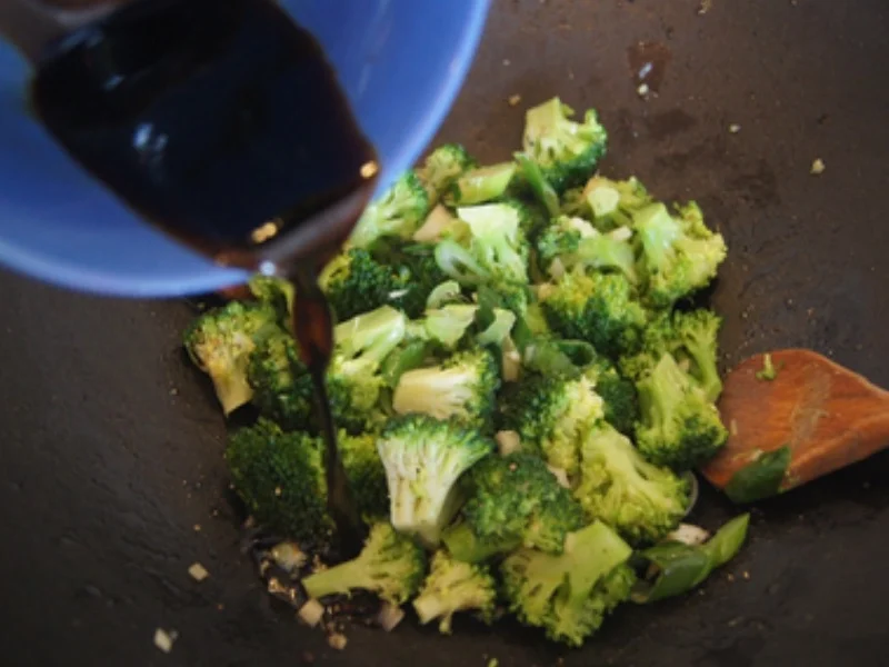 Garnelen-Brokkoli-Wok mit Jasmin Reis - Rezept - Bild Nr. 9