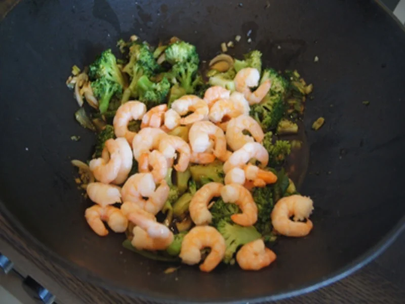 Garnelen-Brokkoli-Wok mit Jasmin Reis - Rezept - Bild Nr. 11