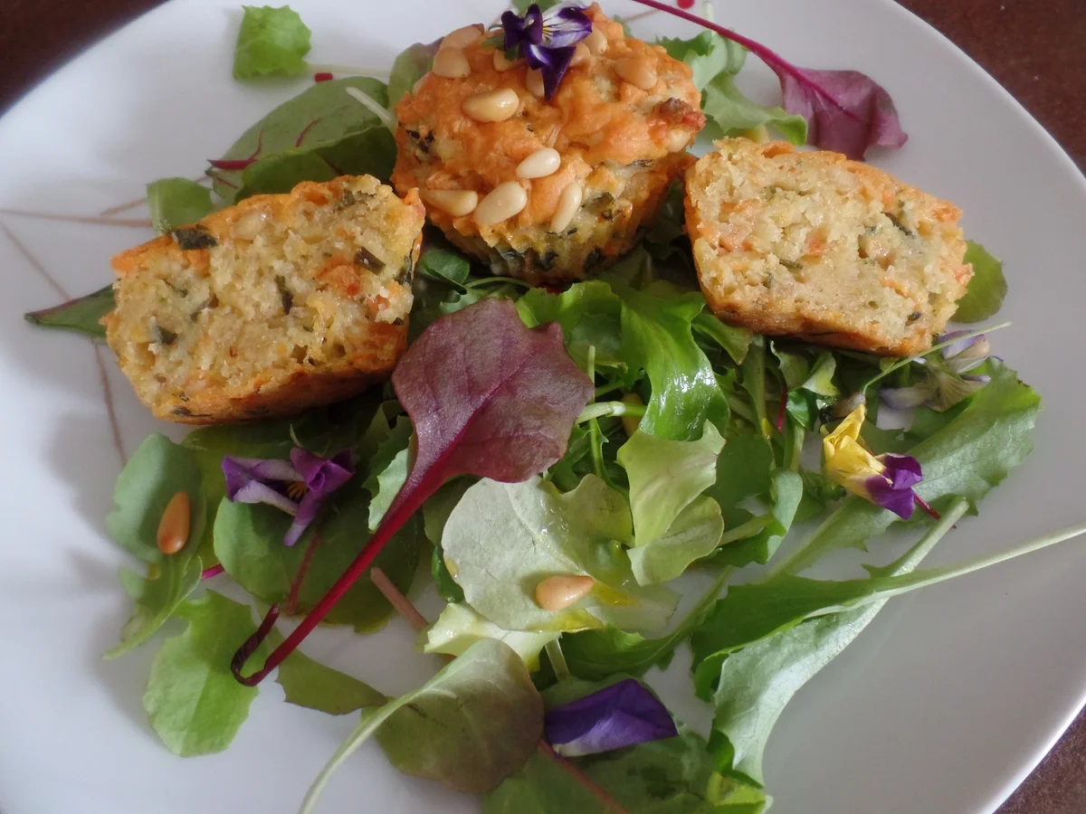 Kräuter--Muffins mit Cheddar und Pinienkernen - Rezept - Bild Nr. 10471