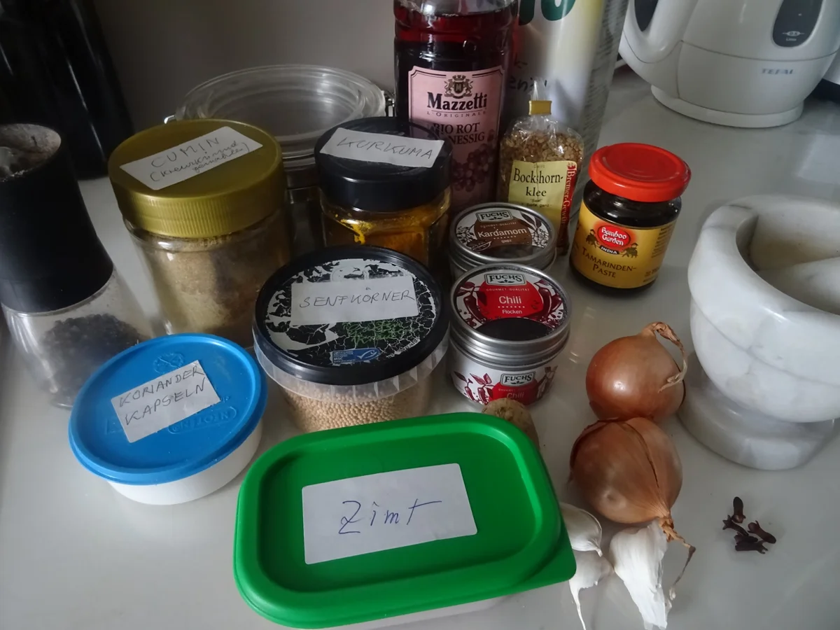 Vindaloo-Curry mit Gurken-Raita, Reis  und Chapati - Rezept - Bild Nr. 10518