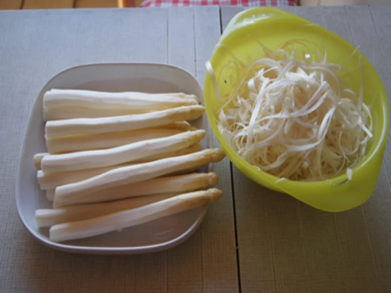 Rezept: Spargel mit Kochschinken und pikanter Crème fraîche Sauce Bild Nr. 3 Spargel mit Kochschinken und pikanter Crème fraîche Sauce - Rezept - Bild Nr. 3