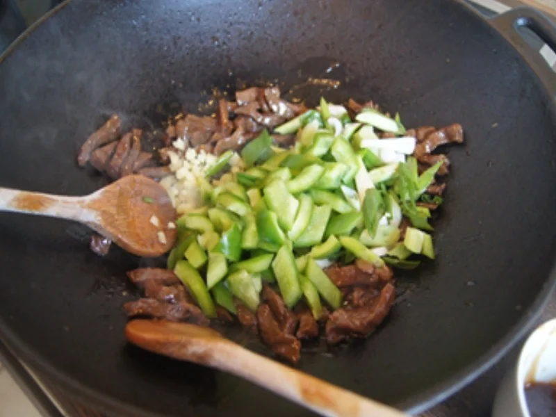 Gebratenes Rindfleisch mit Austernsauce und Mie-Nudeln - Rezept - Bild Nr. 11