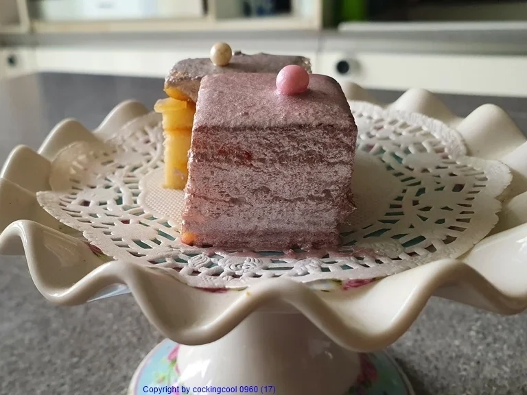 Petit Four`s - 2.0 = Aufbau wie immer, anders weil, im Miniformat Modern - Rezept - Bild Nr. 12