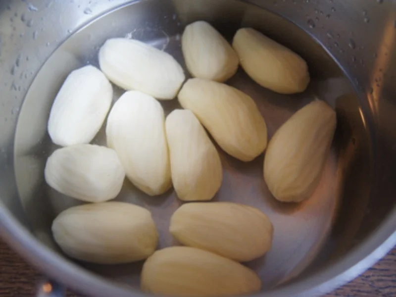 Spargel mit Räucherlachs, Drillingen und herzhafter Crème fraîche Sauce - Rezept - Bild Nr. 11