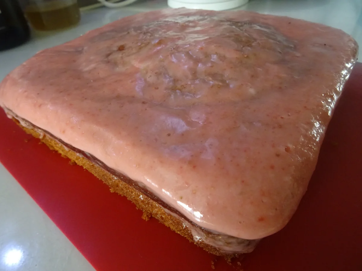 Rezept: "Versunkener" Erdbeer-Kuchen Bild Nr. 3 "Versunkener" Erdbeer-Kuchen - Rezept - Bild Nr. 3