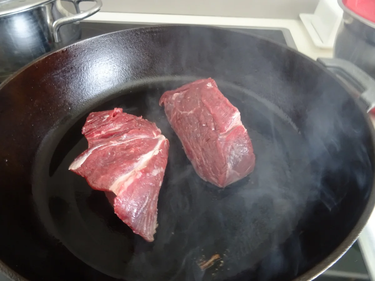Rinderfilet im Blätterteigmantel, Spargel-Ragout und Ofenkartoffeln - Rezept - Bild Nr. 6