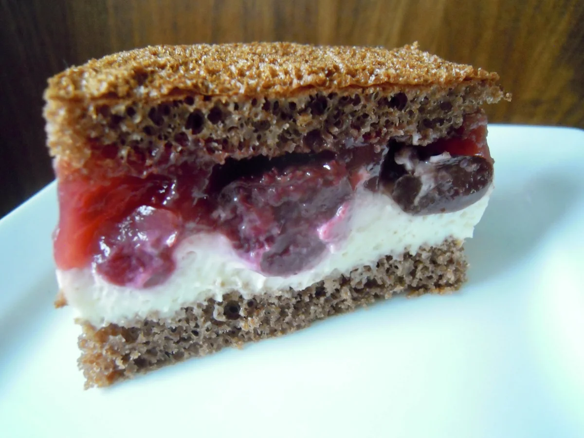 Rezept: Schwarzwälder Kirsch Törtchen Bild Nr. 3 Schwarzwälder Kirsch Törtchen - Rezept - Bild Nr. 3