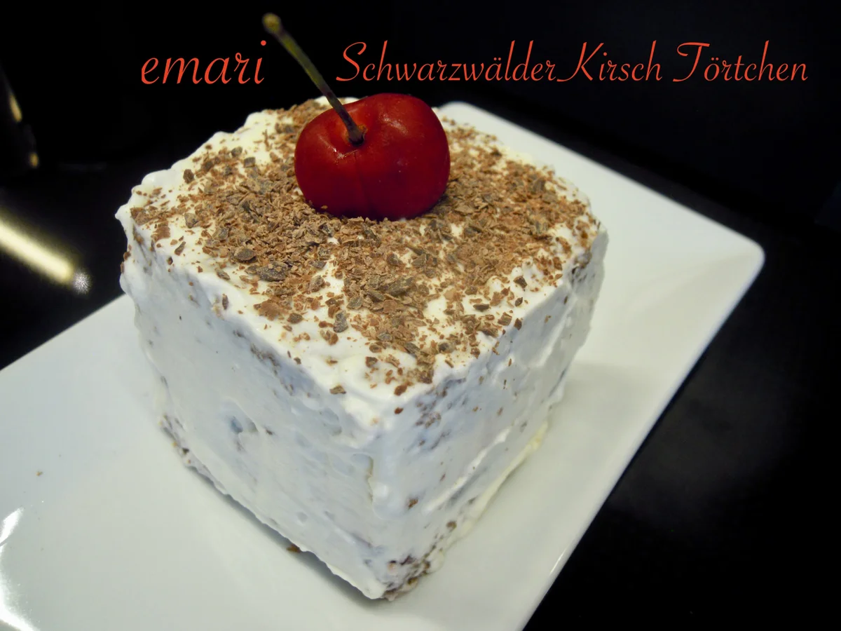 Rezept: Schwarzwälder Kirsch Törtchen Bild Nr. 4 Schwarzwälder Kirsch Törtchen - Rezept - Bild Nr. 4