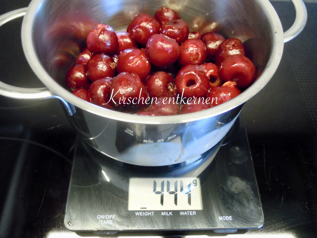 Rezept: Schwarzwälder Kirsch Törtchen Bild Nr. 12 Schwarzwälder Kirsch Törtchen - Rezept - Bild Nr. 12