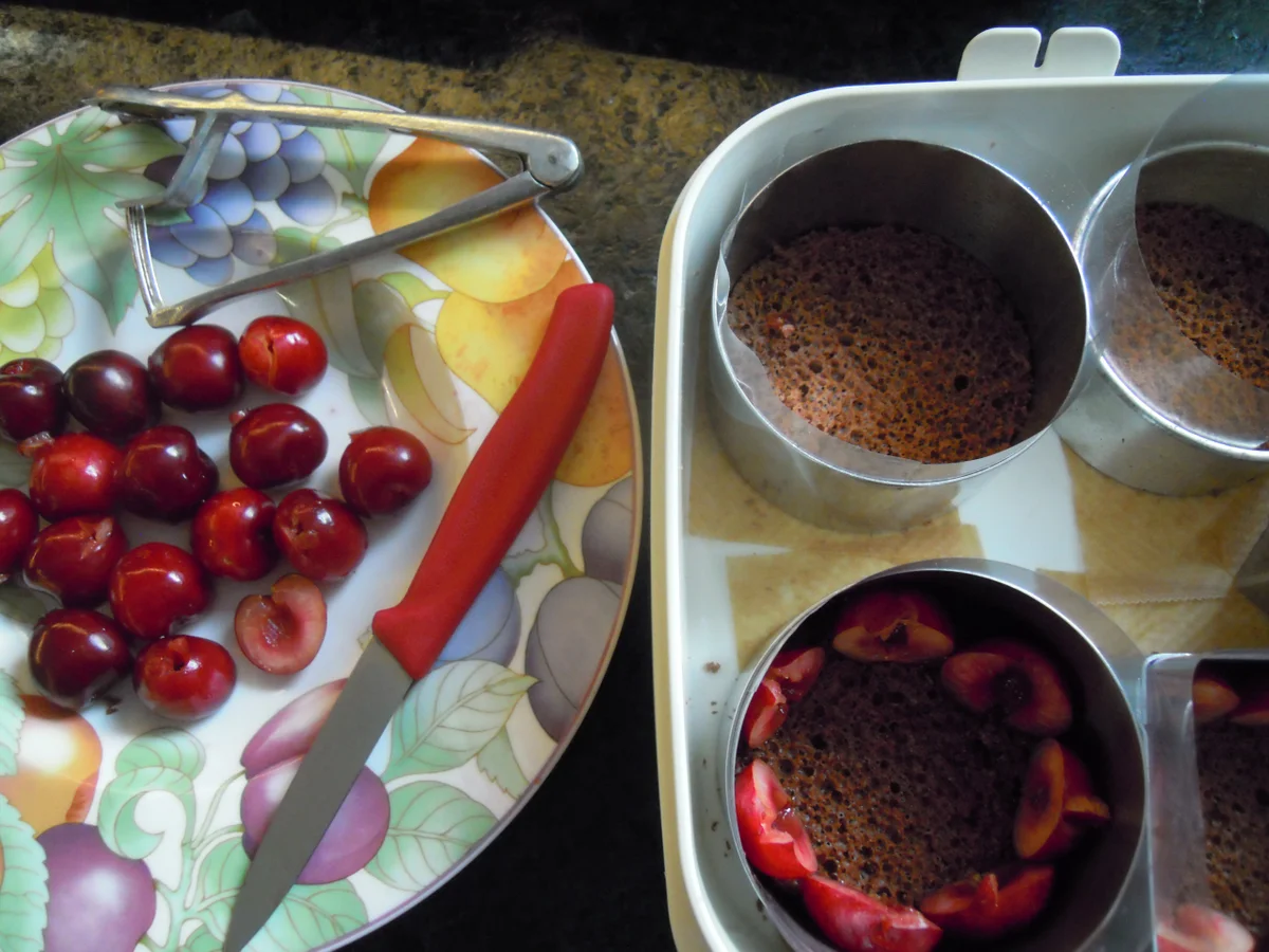 Rezept: Schwarzwälder Kirsch Törtchen Bild Nr. 16 Schwarzwälder Kirsch Törtchen - Rezept - Bild Nr. 16