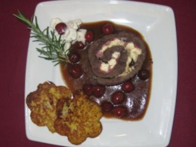 Hirschrollbraten an Kirschsoße mit Rösti - Rezept