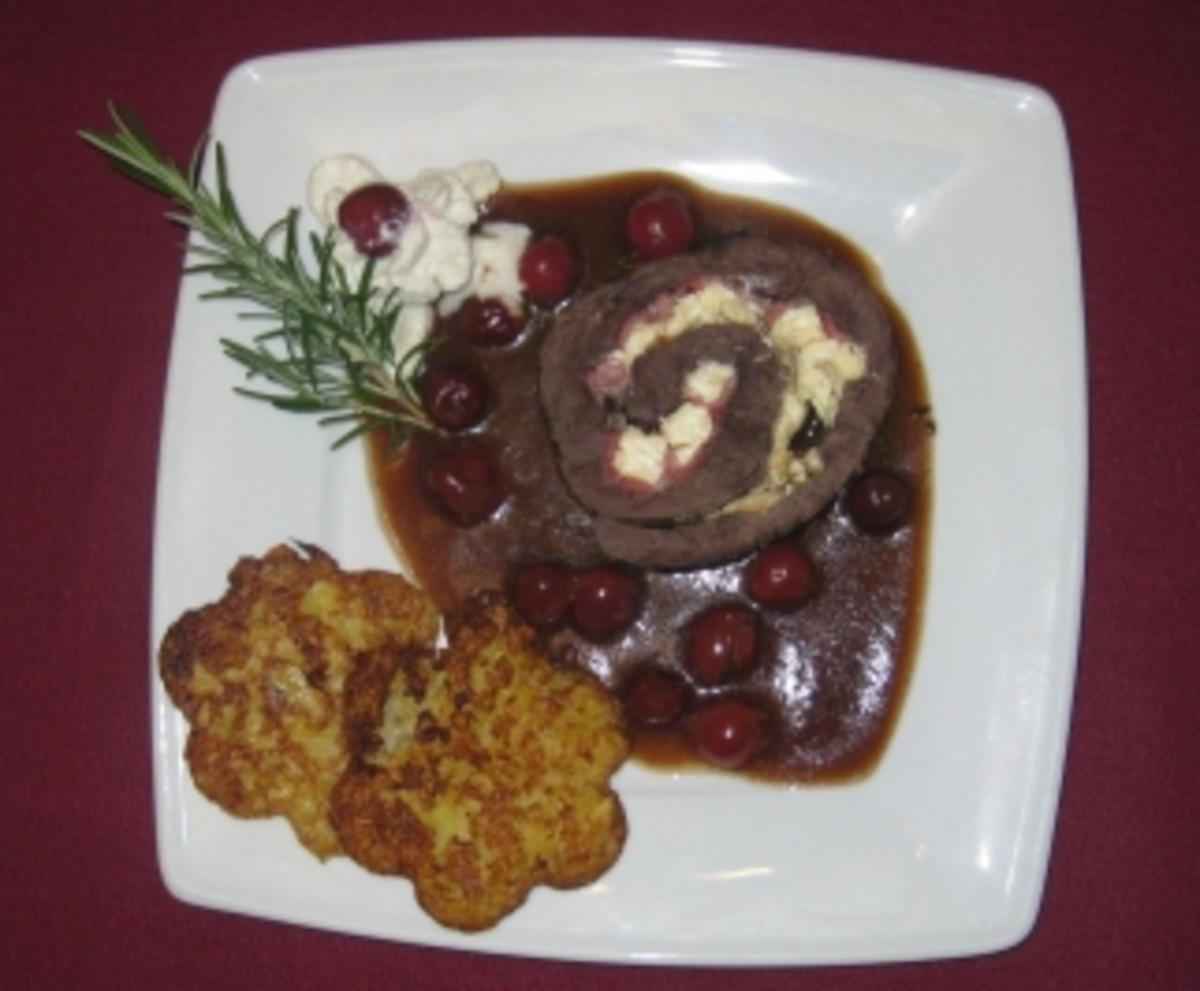 Bilder für Hirschrollbraten an Kirschsoße mit Rösti - Rezept