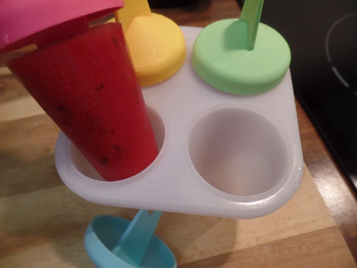 Rezept: Erdbeer-Minz-Eis Bild Nr. 10669 Erdbeer-Minz-Eis - Rezept - Bild Nr. 10669