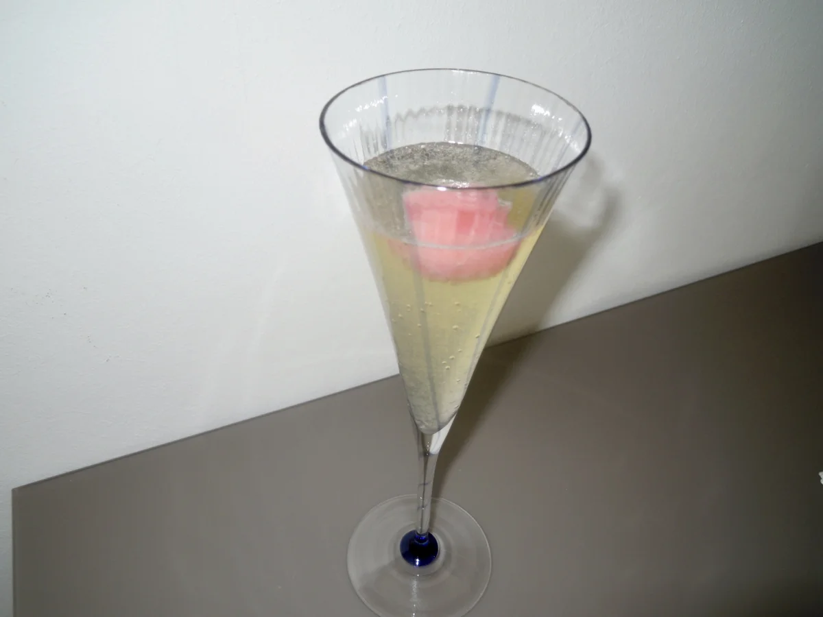 Sylvesterdrink - "frozen Bellini" mit Pfirsichpüree Eiswürfel - Rezept - Bild Nr. 8