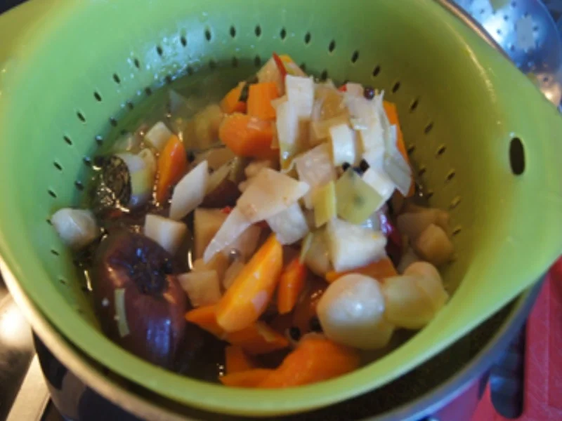 Herzhafte Hühnerbrühe für chinesisches Kochen - Rezept - Bild Nr. 10