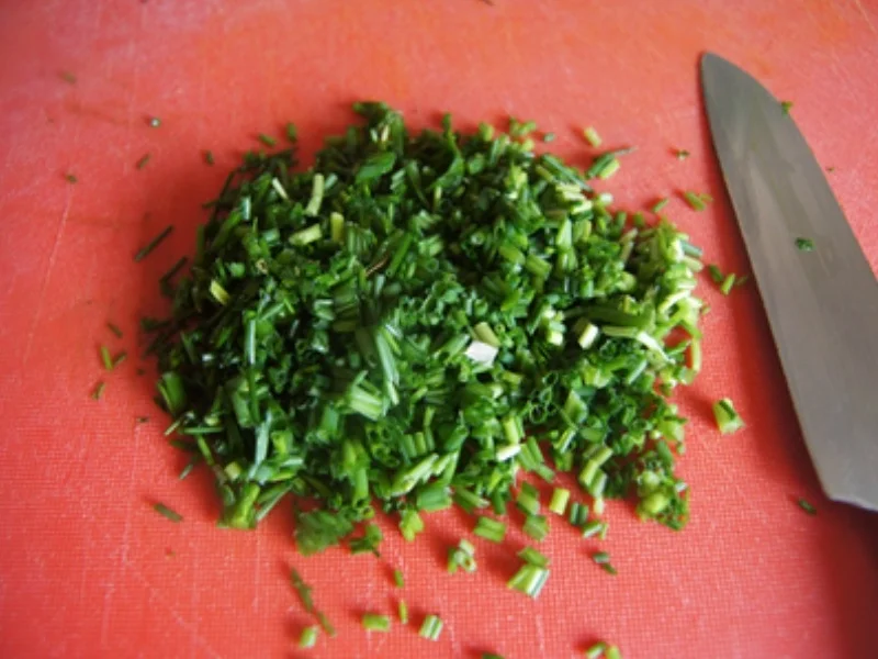 Rezept: Räucherlachs mit Rührei auf Vollkornbrot Bild Nr. 4 Räucherlachs mit Rührei auf Vollkornbrot - Rezept - Bild Nr. 4