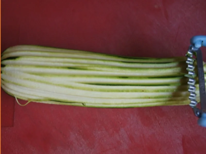 Rezept: Omelett mit Zucchini und Schnittlauch Bild Nr. 4 Omelett mit Zucchini und Schnittlauch - Rezept - Bild Nr. 4