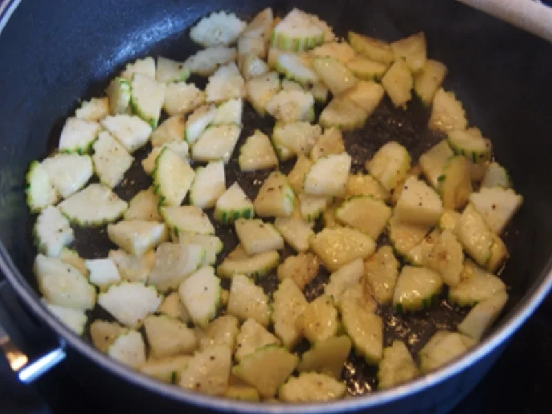 Rezept: Omelett mit Zucchini und Schnittlauch Bild Nr. 8 Omelett mit Zucchini und Schnittlauch - Rezept - Bild Nr. 8