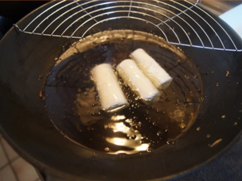 Rezept: Frühlingsrollen mit Rinderhackfleisch und Gemüse Bild Nr. 12 Frühlingsrollen mit Rinderhackfleisch und Gemüse - Rezept - Bild Nr. 12