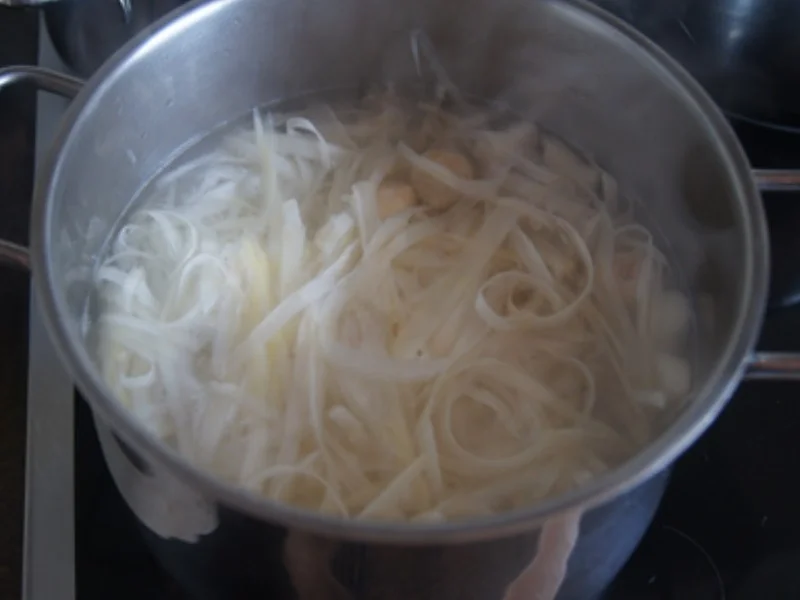 Spargel mit Schweinefilet-Medaillons und Kartoffelpilzen - Rezept - Bild Nr. 5