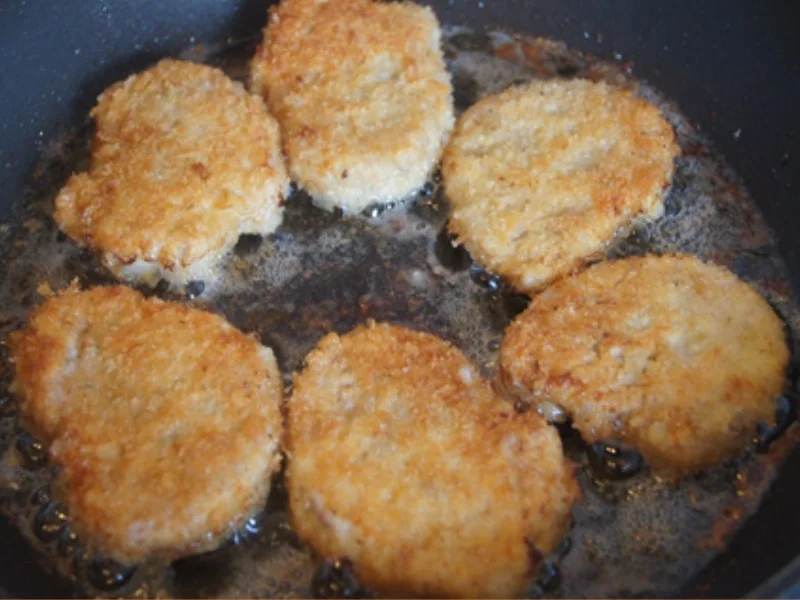 Spargel mit Schweinefilet-Medaillons und Kartoffelpilzen - Rezept - Bild Nr. 10