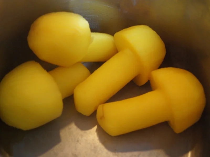 Spargel mit Schweinefilet-Medaillons und Kartoffelpilzen - Rezept - Bild Nr. 16